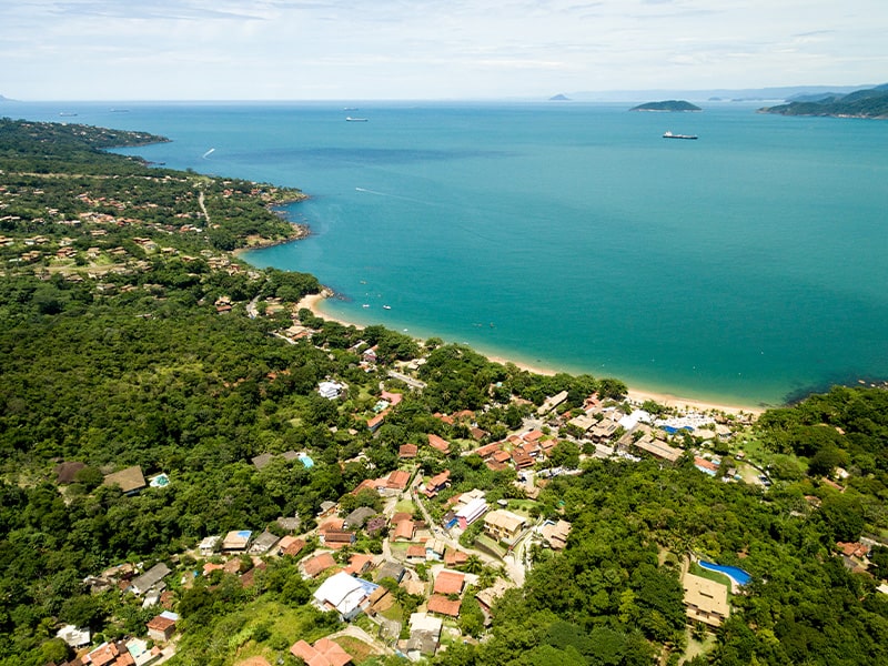 Praia do Curral em Ilhabela - outra excelente opção para quem gosta de viajar no verão